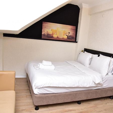 Mates Istiklal Suites Istanboel Buitenkant foto